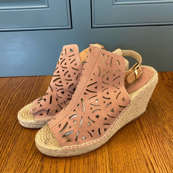 Seychelles Shoes - Brand new pink wedge sandal-so cute!
